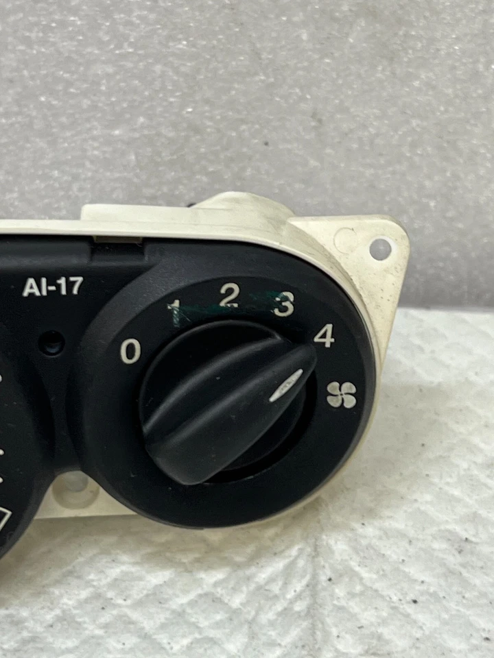 Ford Focus 2001 climatizador control de calefacción 98ab 180419 AE OEM (15) Foto 2 de 4