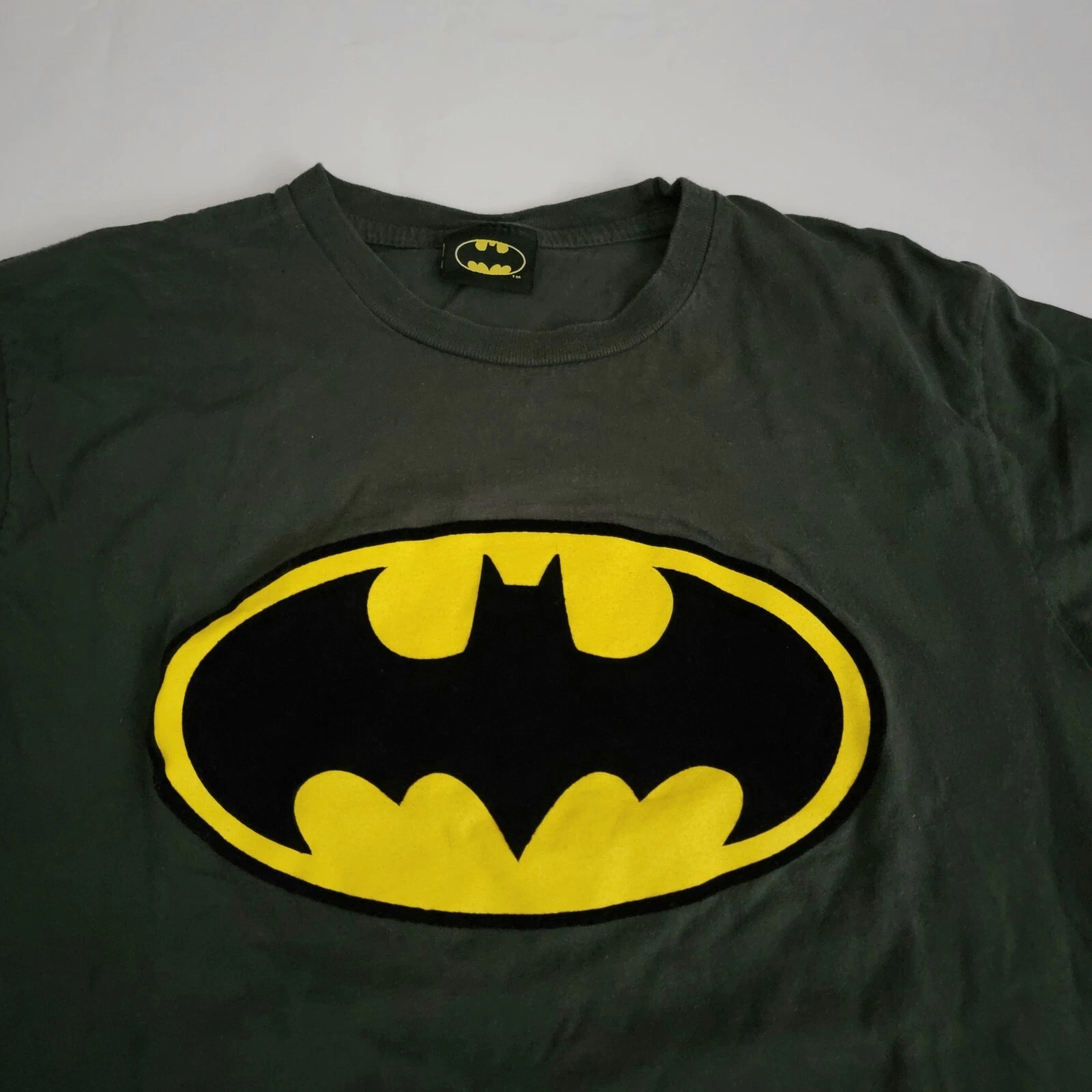 Batman DC Comics T-shirt Men's Small Batman Logo 08 Short Sleeve Shirt Gray