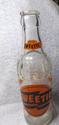 Sweetie Beverages ACL Soda Bottle Philadelphia Pennsylvania PA Great Graphics
