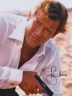 ROGER MOORE 007 JAMES BOND GENUINE SIGNED AUTOGRAPH FOR YOUR EYES ONLY