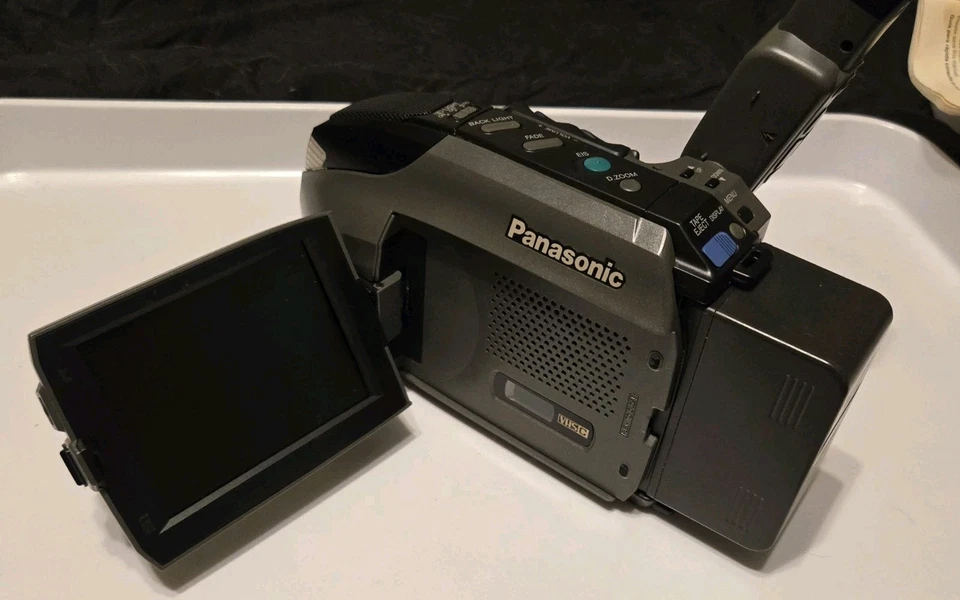 Panasonic Camcorder PV-L580 Palmcorder Bundle w/Bag Charger Manual Tested Works - Image 3 of 4