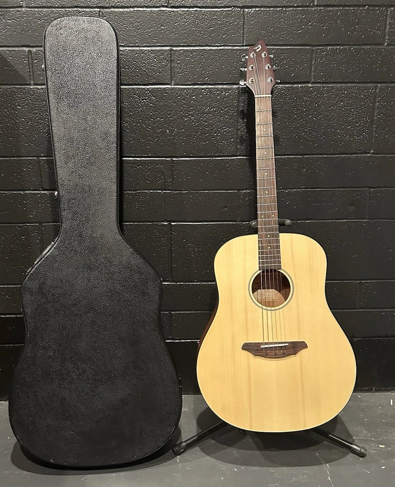 Б/у акустическая гитара Breedlove Passport D200SMP с жестким чехлом Roadrunner - Изображение 3 из 4