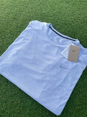 t shirt nike stride Dri-FIT XXL jamais porté couleur bleu clair - Photo 1/4