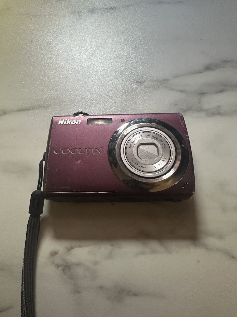 Nikon COOLPIX S220 10.0MP Digital Camera WORKING READ