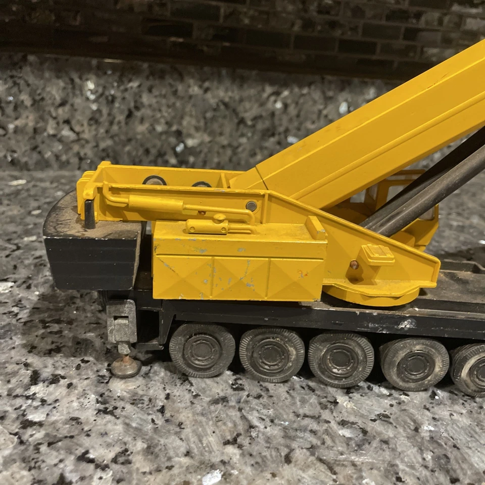 Conrad 1/50 Krupp 250 GMT Telescopic Crane #2077 Parts Repair - Image 2 of 4