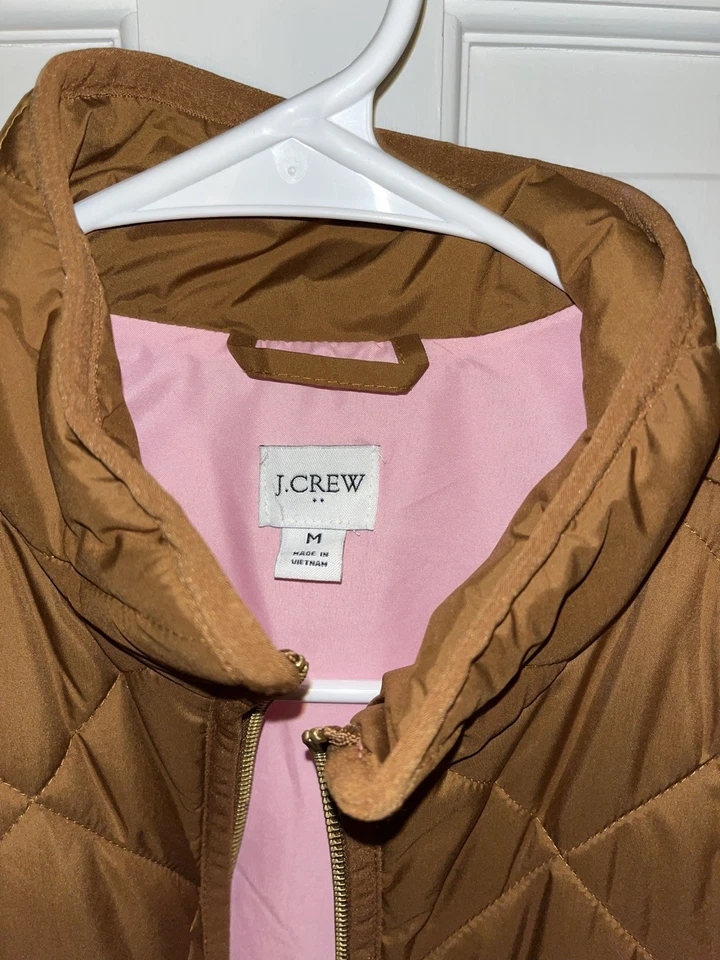J.Crew Quilted Puffer Vest Women’s Size M Zip Front Snap Pockets Mock Neck Camel - Image 3 of 3