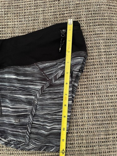 Lululemon Run Times Short 4” Four way Stretch Size 4 Low Tide Alpine White Black - Picture 12 of 13
