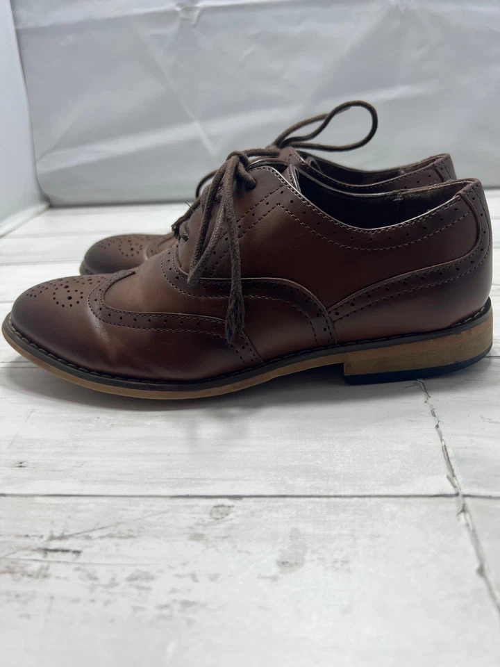 Zapato Oxford Stacy Adams Dunbar 434119-221 de cuero con cordones y punta de ala para niños talla 13,5 Foto 4 de 4