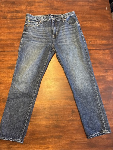 GAP universal slim boyfriend straight womens size 10/31R Medium Wash