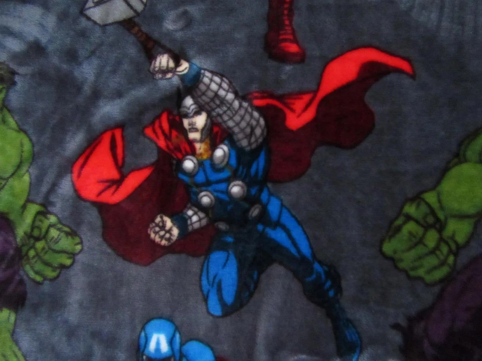 Marvel *Super Hero's* Super Soft, Plush Throw Blanket Iron man-Hulk-Thor 40"x50" - Image 2 of 4