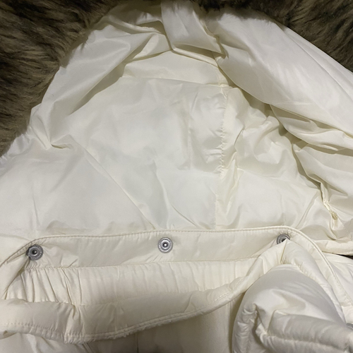 American Eagle Outfitters Vest Puffer Womens Medium Ivory Faux Fur Hooded Zip - Picture 4 of 8