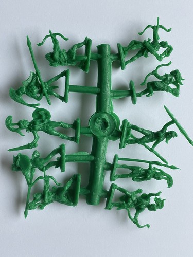 Dark Alliance AMAZONS (SET1) - 1/72 Scale-Contains 10 Figures on 1 Sprue - 72020 - Picture 4 of 4