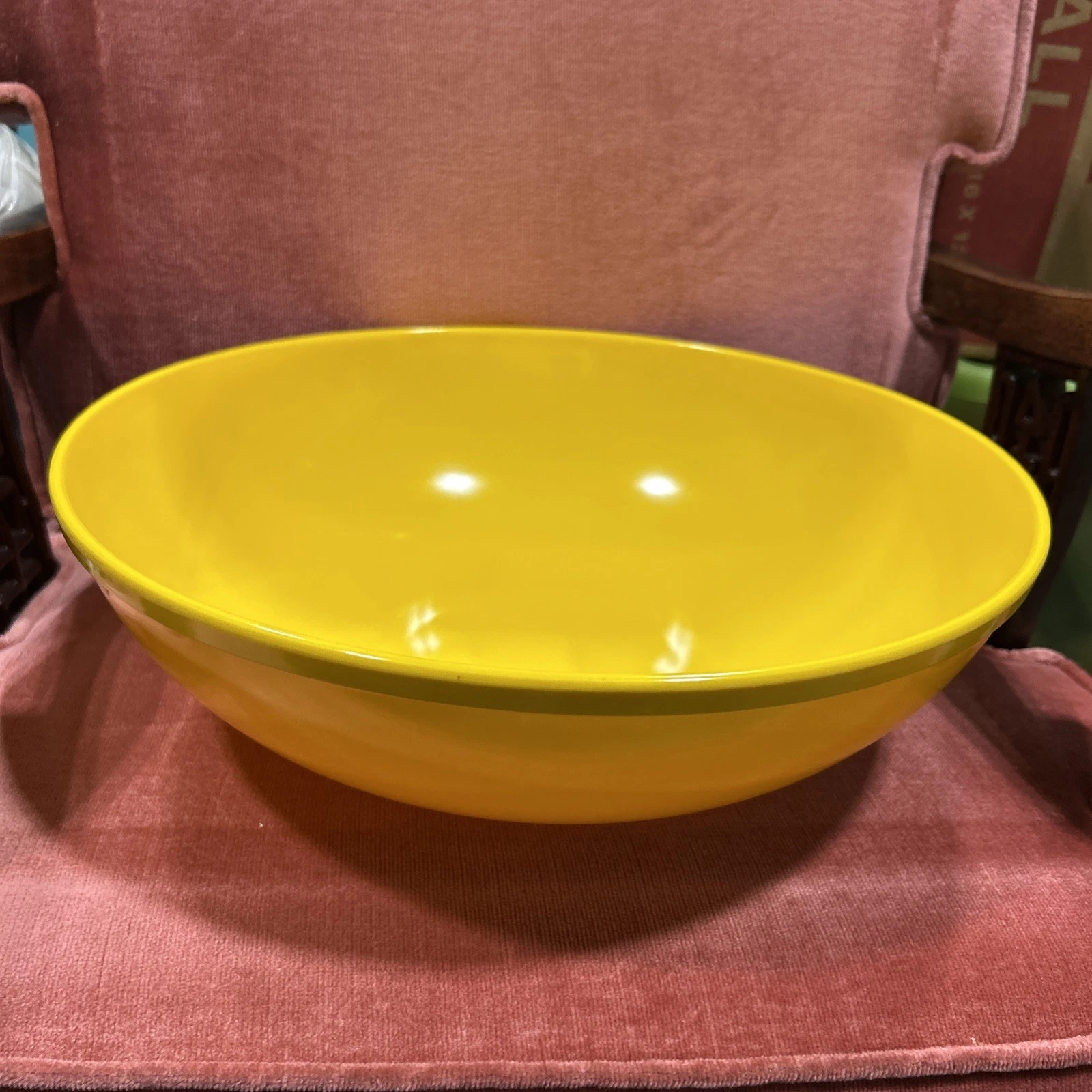 1986 Vintage Texas Ware yellow Mixing 15" Diameter Bowl 135