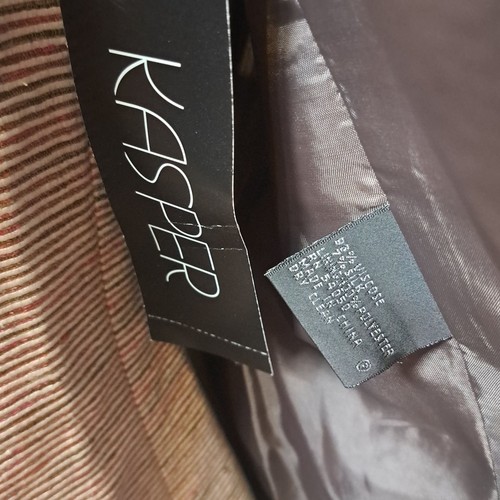 Kasper vest and jacket women's size 8. - Picture 3 of 4