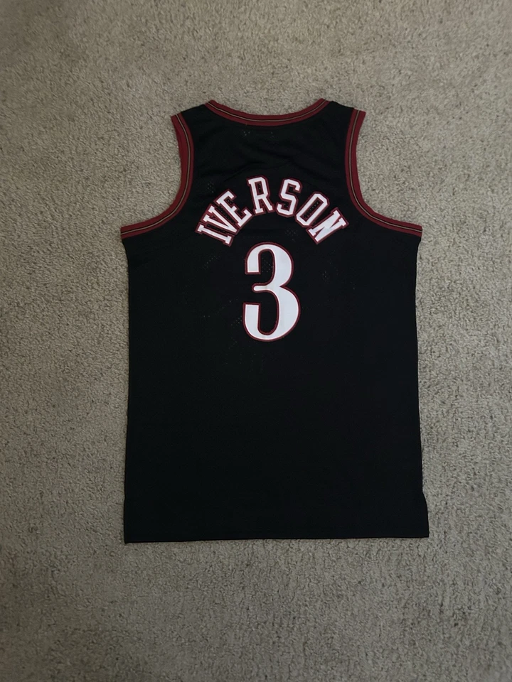 Camiseta deportiva negra icónica Allen Iverson #3 Philadelphia 76ers | Talla grande para hombre (50) Foto 2 de 2