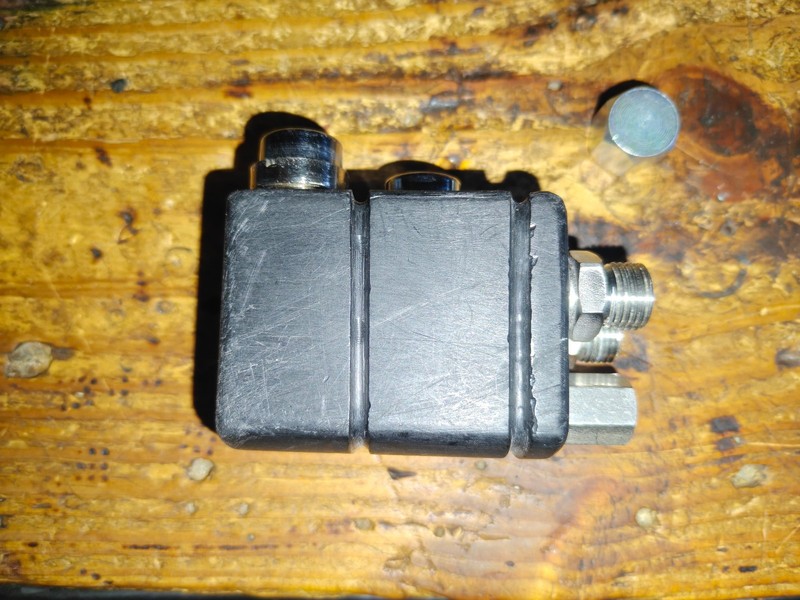 Rebreather Manual Addition Valve (MAV)