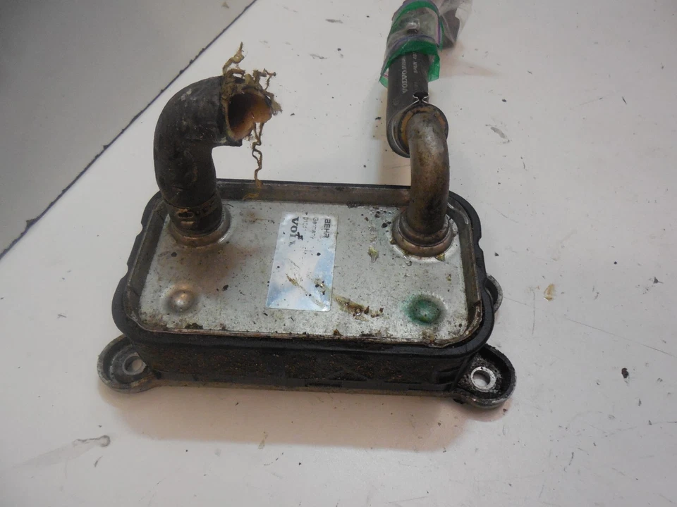 01-09 MUCHOS enfriador de aceite de motor Volvo S60 2,4 L L5 C70 XC90 S80 Foto 2 de 4