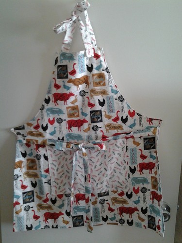 Apron Farm Yard Red, white, black 100% Cotton made by RSF Designs 831 - Picture 3 of 4