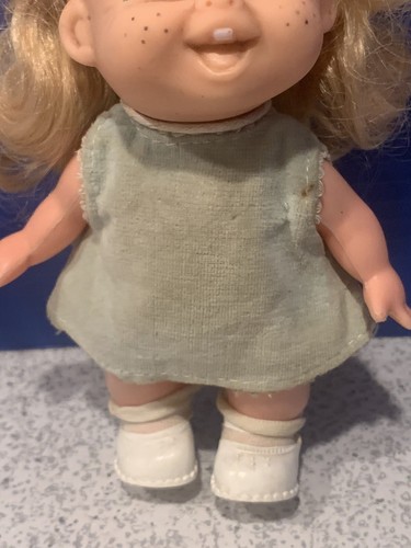 Cute 1960’s BLONDE EVERGREEN FRECKLE FACE 6" DOLL - Picture 6 of 9
