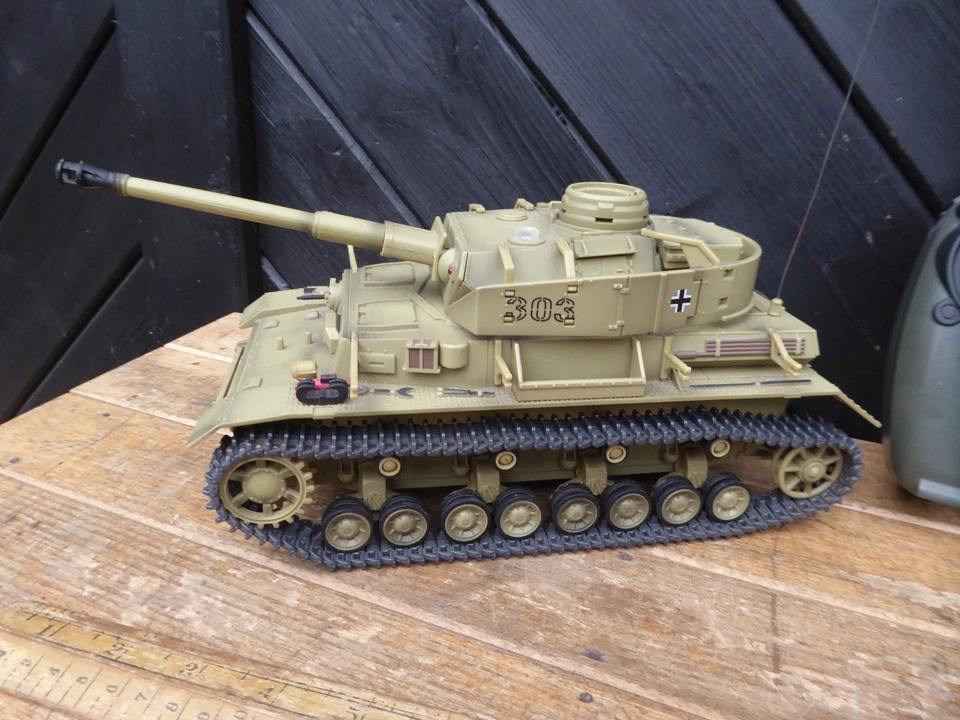 Forces of Valor Radio Controlled Series - WW2 German Tank .Working order (M - Image 2 of 4