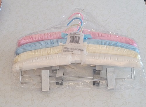 Satin gepolsterte Kleiderbügel mit Clips 4er Set neu in versiegelter Verpackung - Bild 2 von 2