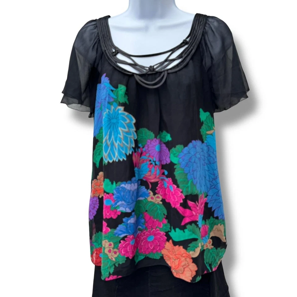 Con cordones florales de malla Vivienne Tam Foto 2 de 4