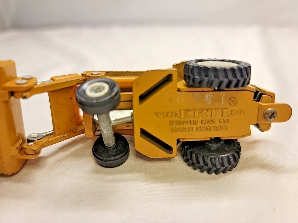 Ertl International Backhoe Loader  Farm Tractor Model 1:64 **For Parts Only** - Image 3 of 3