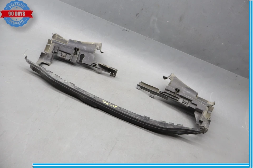 Conducto de aire inferior inferior del radiador Mercexdes CLS550 W218 12-18 A2185051030 FABRICANTE DE EQUIPOS ORIGINALES Foto 3 de 4