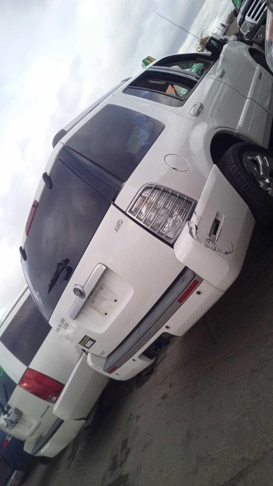 2010 Mercury Mountaineer Right Fender Tan Good Condition with Antenna - Image 3 of 4
