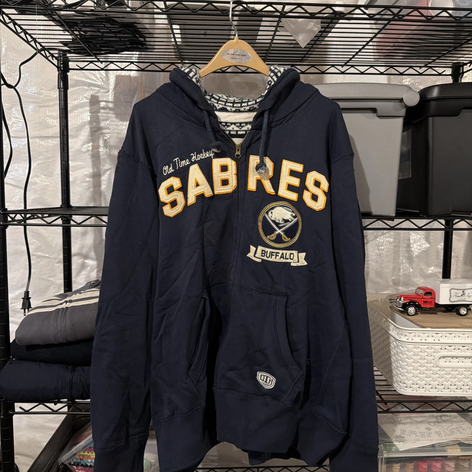 Old Time Hockey Buffalo Sabres Hoodie Mens XL Blue Causeway Collection NHL
Opens in a new window or