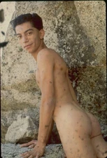 TONIO CORTEZ- EAGLE STUDIO- OUTDOORS PORTRAIT GAY INTEREST--35MM  SLIDE-