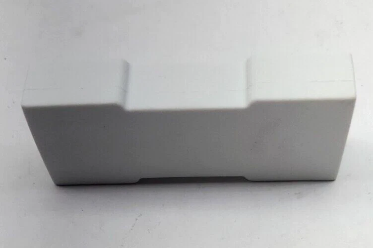 Tech Lighting Unilume Slimline Undercab Jumper Connector 700UCFFCW Female White - Image 4 of 4