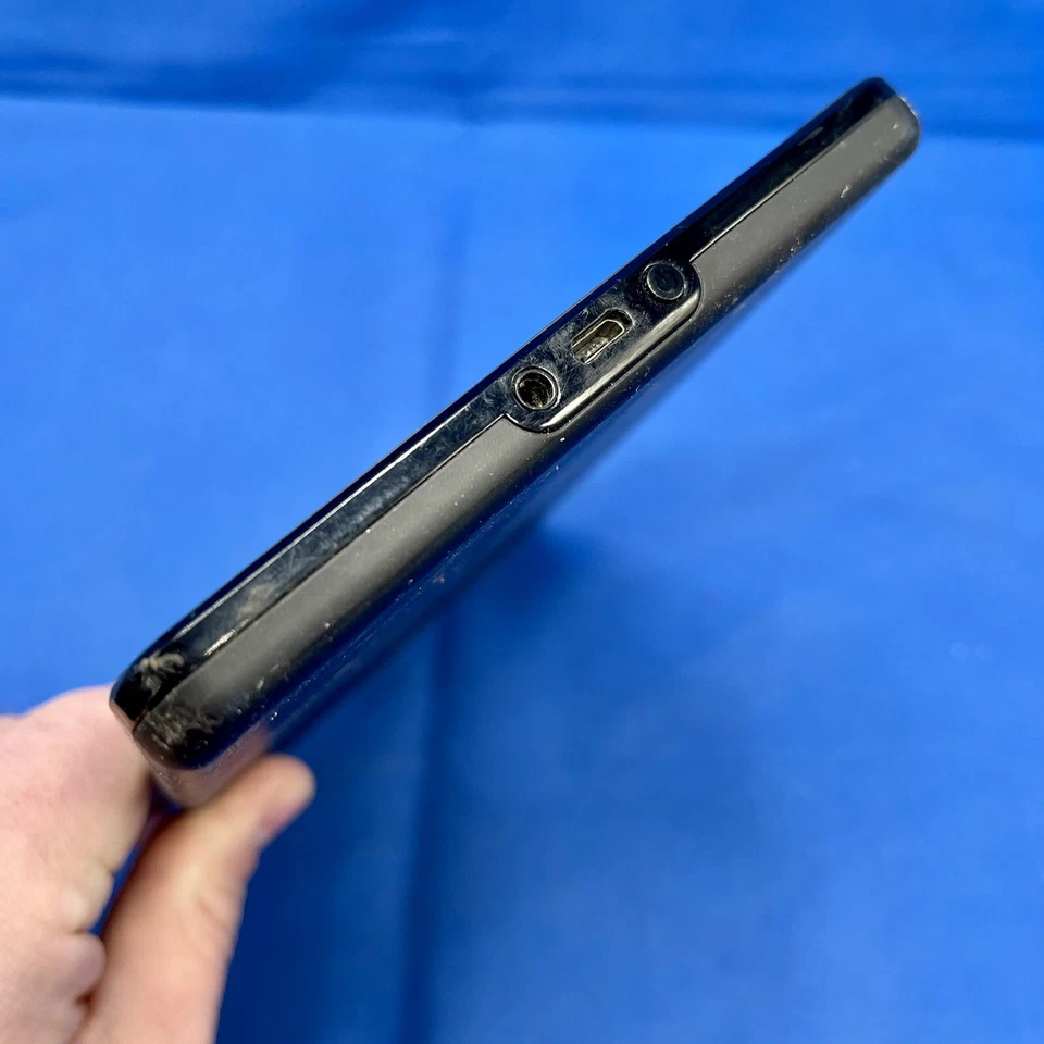 Amazon Kindle Fire D01400 1st Generation 8GB Black - Doesn’t Turn On - Image 3 of 4