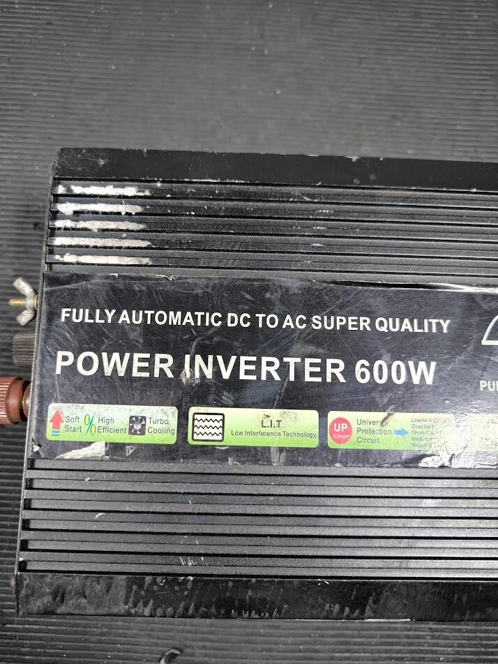Power Inverter 600W - Not Working, Cosmetic Wear, No Accessories - Image 4 of 4