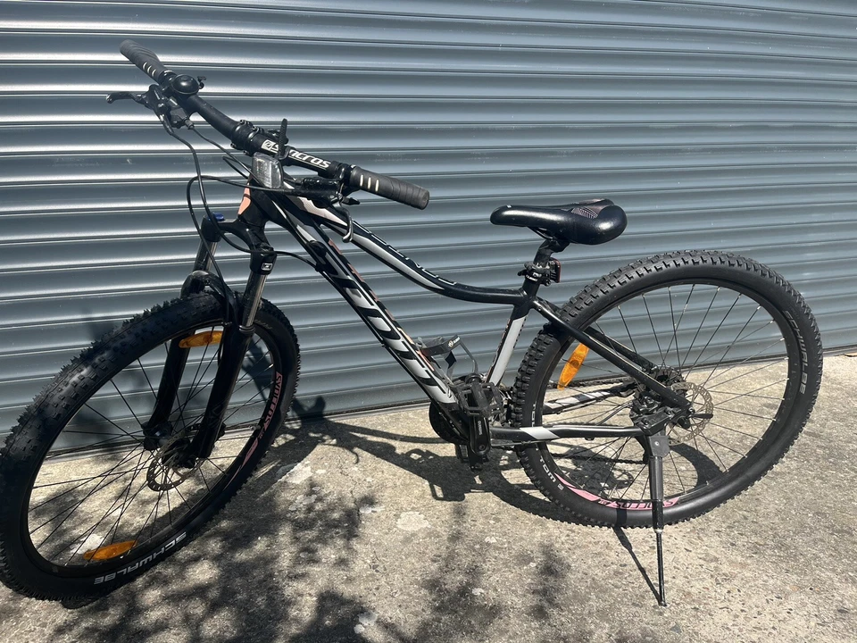 Scott Contessa 720 27.5'' Damen MTB Fahrrad grau/pink 2018