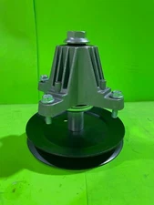 Spindle Assembly w/ Pulley for Cub Cadet, MTD, Troy Bilt Part 918-04822A