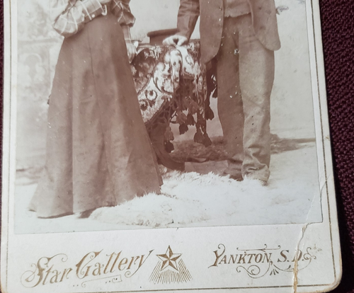Pretty Young Woman Holding Flowers Funny Hat Young Man Yankton SD Photo - Picture 5 of 6