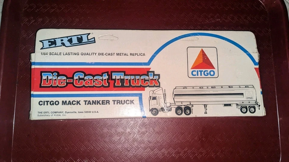 Vintage Ertl Mack Semi Truck. Diecast  - Image 3 of 3