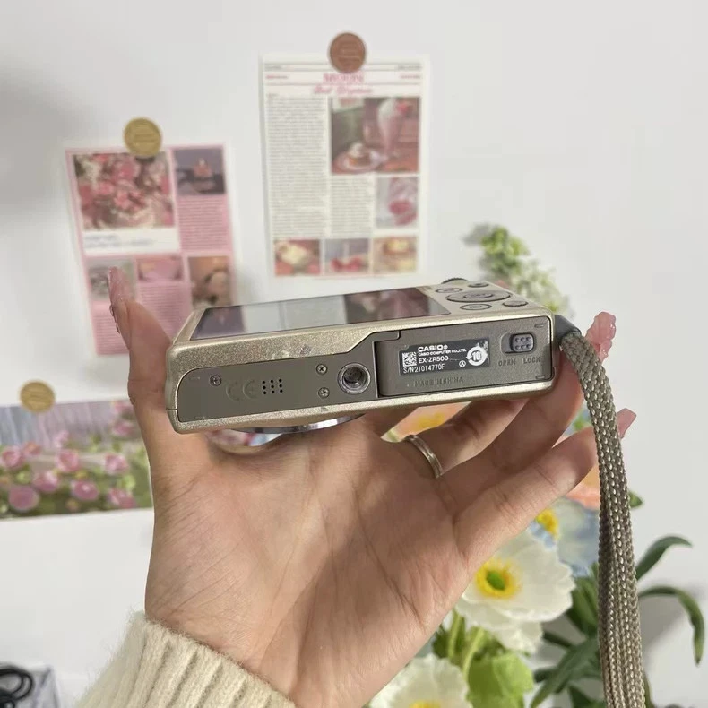 CASIO EXILIM EX-ZR500 16MP Super-Zoom Digital Camera (Gold) - Bild 4 von 4