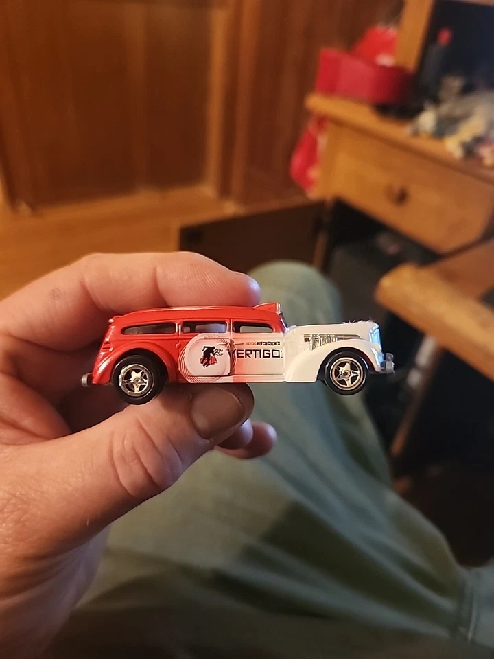 Ambulancia Johnny Lightning Team Packard con vértigo de Alfred Hitchcock! Suelto Foto 2 de 4