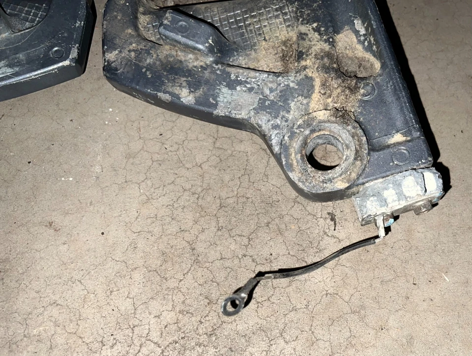 Soportes de abrazadera de 2 tiempos Yamaha 150 HP HPDI PN 64E-43111-02-8D para 1996-2001 Foto 3 de 3