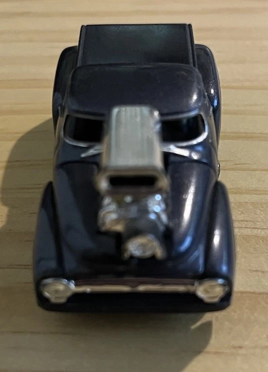 Funline 2001 Muscle Machines Rubber Tires Die-Cast Ford Black Toned Truck - Image 4 of 4