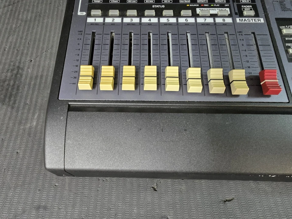 Roland VS-890 24-bit Digital Studio Workstation With Power Cord - Image 3 of 4