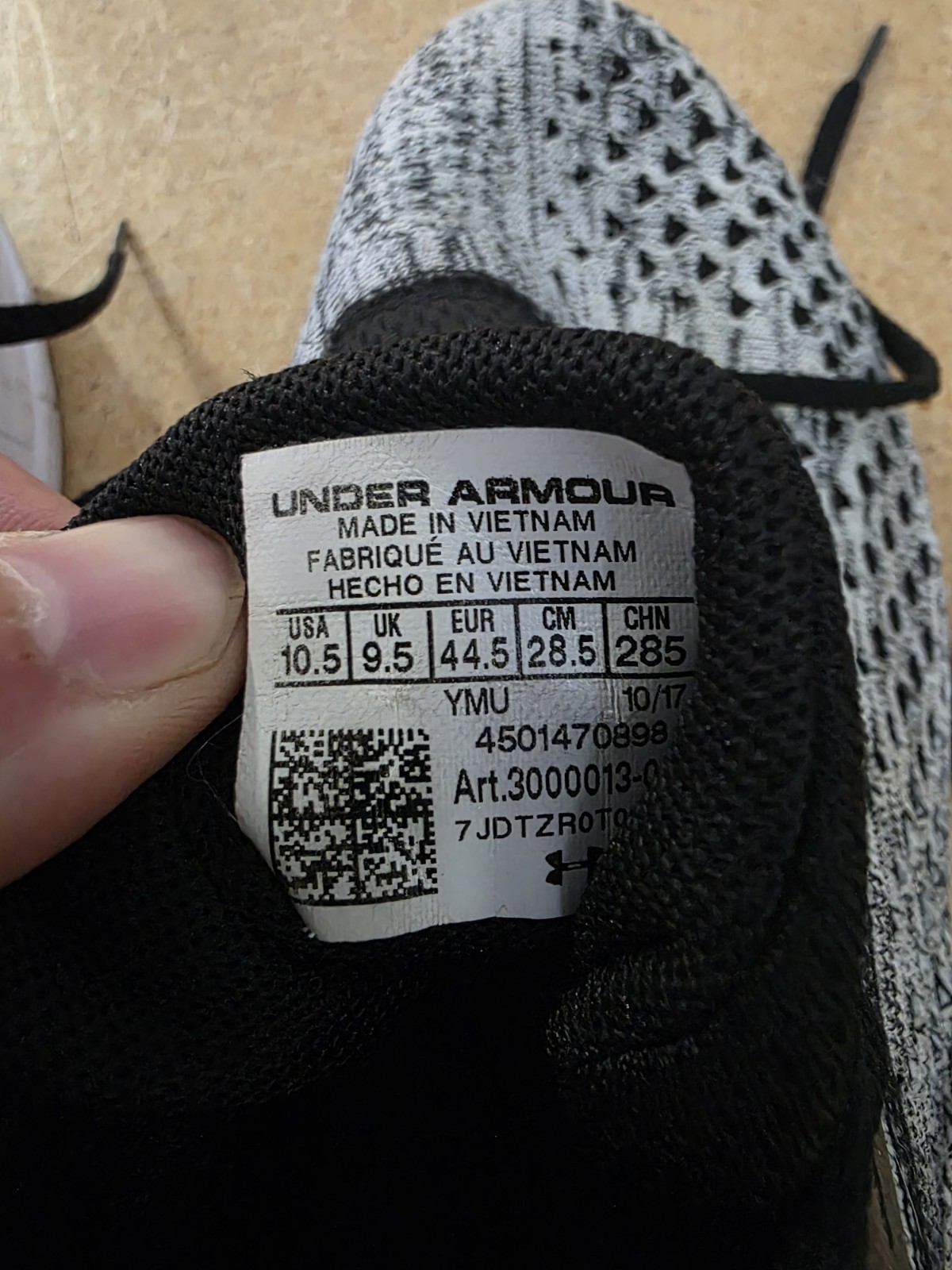 SAOLA Under Armour Lighting 2 Nero Bianco Grigio Maglia Run Walk Jog Scarpa Sneaker Uomo 10 5