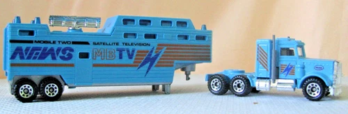 Vintage collectible 1987 Matchbox Convoy CY-15 Peterbilt Tracking Vehicle 1:64