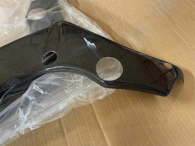 CUBIERTAS DE MARCO DE FIBRA DE CARBONO YAMAHA YZF R1 2009-2014 Foto 3 de 4