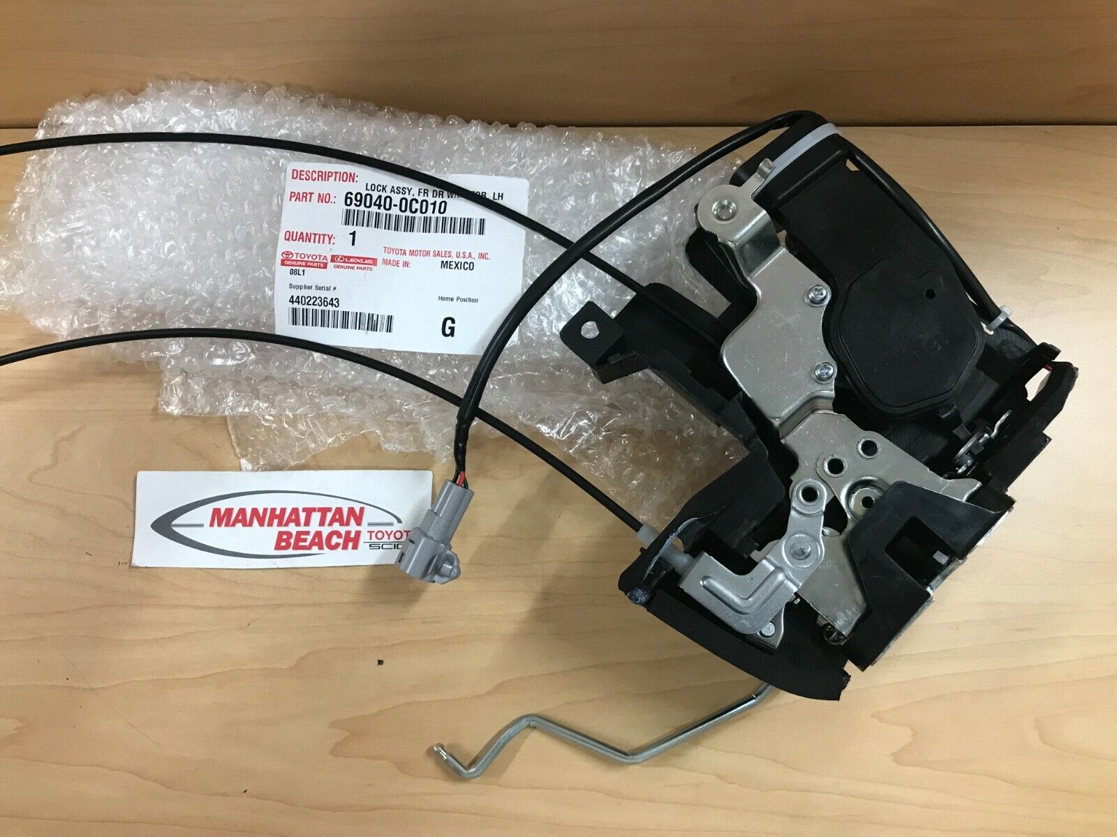 IRIS SELECTIONGenuine Toyota Door 690400C050 Lock Assembly 並行輸入品 車用工具