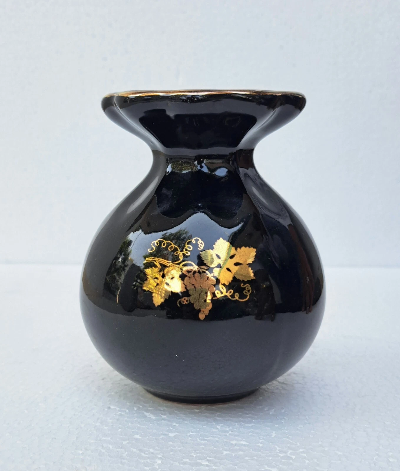 Vaso Black Morris In Porcellana Fine Con Fiori In Un Carrello Fatto In Giappone