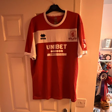 Only worn a few times Middlesbrough home shirt xl mint condition.