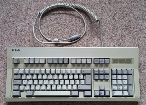 Vintage Epson Q203A Keyboard, 102 keys, 5pin DIN plug, tilting feet, VGC